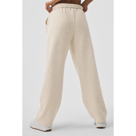 Alo Yoga Accolade Straight Leg Sweatpant - Picture 2 of 3